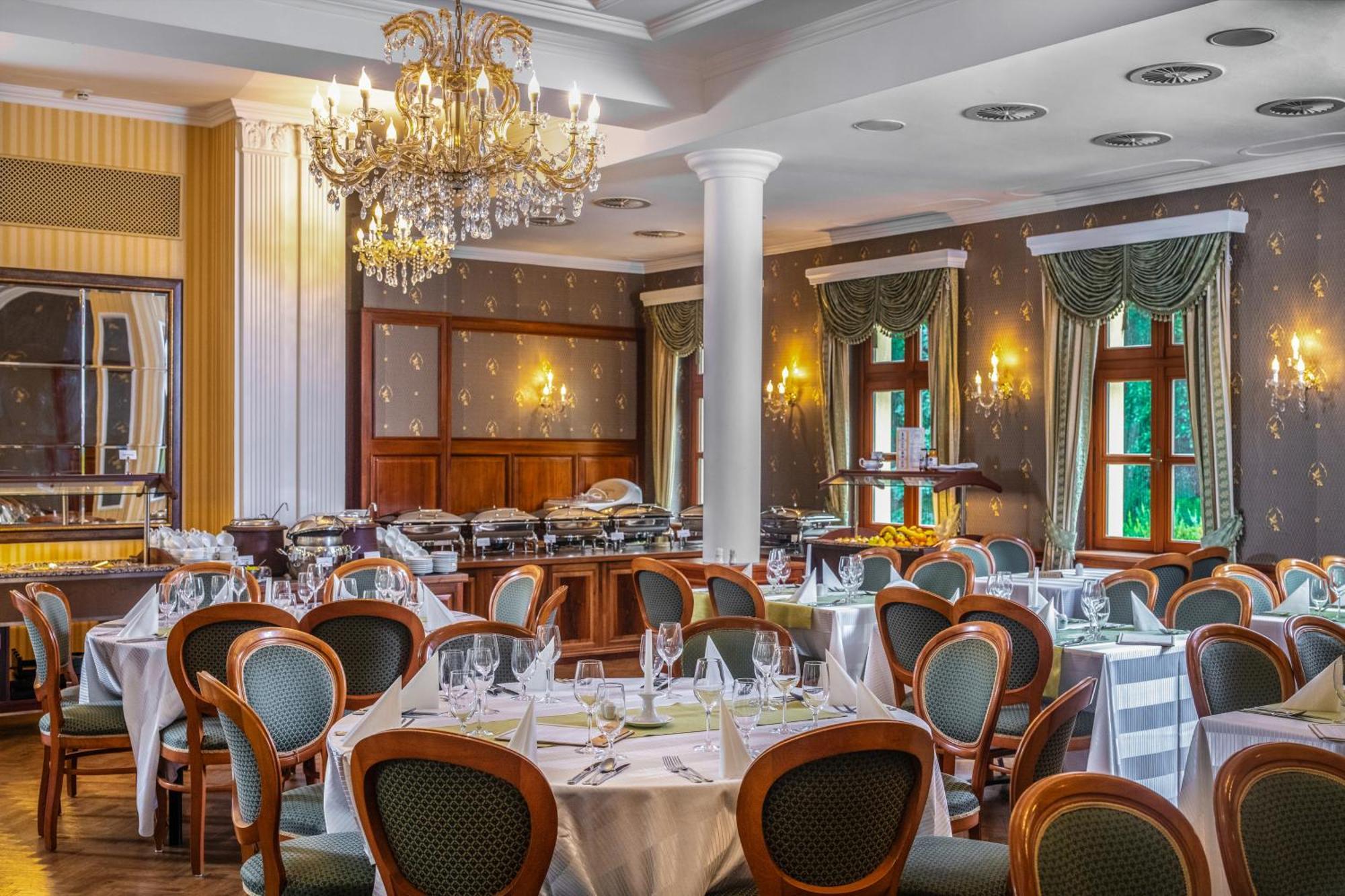 Kastelyhotel Sasvar Resort Parádsasvár 외부 사진